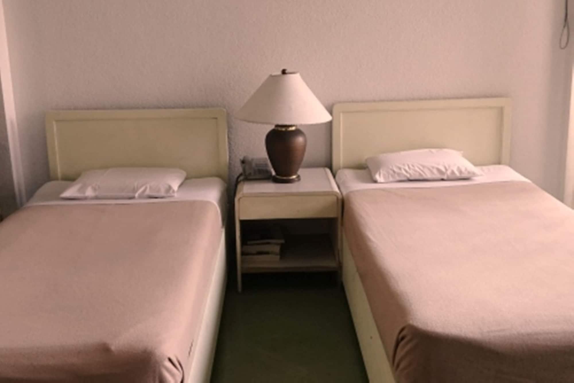Amorsolo Mansion Hotel Makati City Екстериор снимка