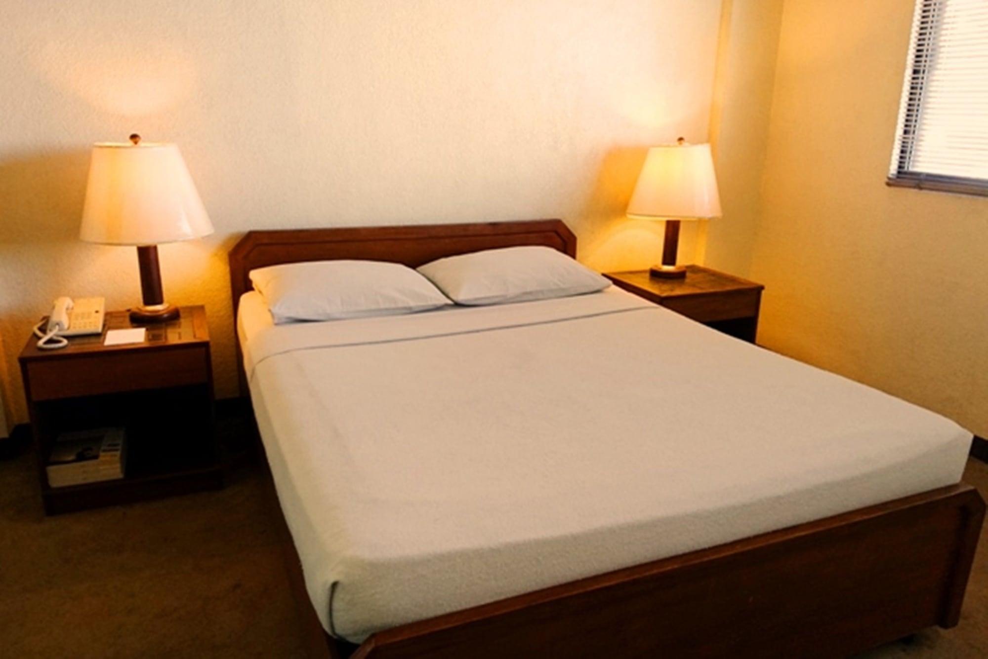 Amorsolo Mansion Hotel Makati City Екстериор снимка